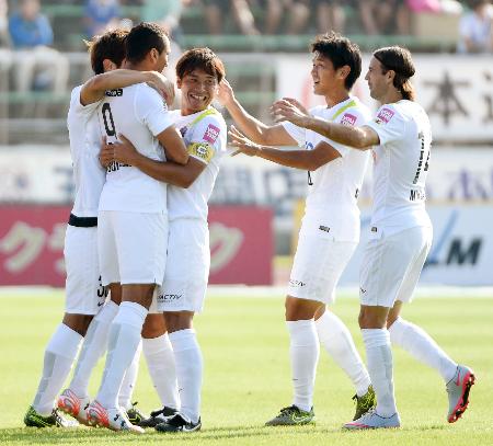サッカーJ1 広島がチャンピオンシップ進出