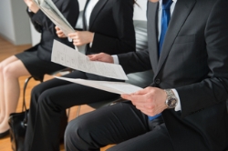 経団連「6月選考解禁」の愚 無意味な就活ルールは廃止せよ