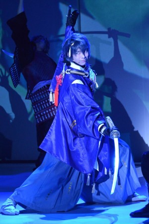 ミュージカル『刀剣乱舞』開演！ 躍動する“刀剣男士”が歌い、踊る