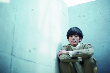 松坂桃李、素顔に迫る2択に挑戦 ドラマの裏話も披露