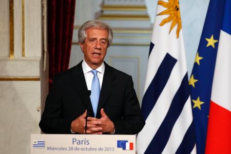 ウルグアイ大統領、機内急患救う 医師でもあるバスケス氏