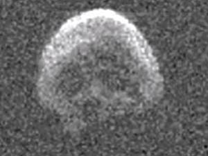 「ドクロ彗星」最接近…ハロウィーンに合わせ？