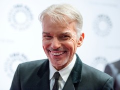 ビリー・ボブ・ソーントン 自動車事故で救急搬送