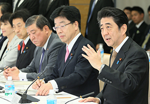 アベノミクスの矢がいつまでも的外れな「本当の理由」