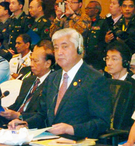 拡大ASEAN国防相会議、共同宣言採択見送り 2015年11月04日 16時40分