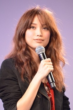 エビちゃん、第１子男児を出産「毎日感動しています」