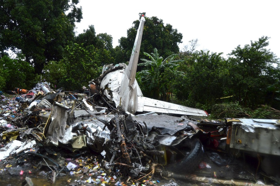 南スーダン:貨物機墜落39人死亡 離陸直後、巻き添え