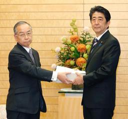 会計検査院：１４年度報告 税金無駄遣い１５６８億円 前年度比１２６３億円減