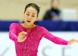 浅田真央、決意のSP 難度高い構成で首位に 中国杯