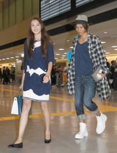 新婦 観月、挙式のバリから笑顔で帰国