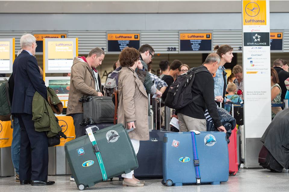 ルフトハンザ、9日は929便欠航-スト再開で