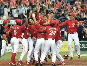 日本生命、サヨナラ勝ちで2冠達成…社会人野球