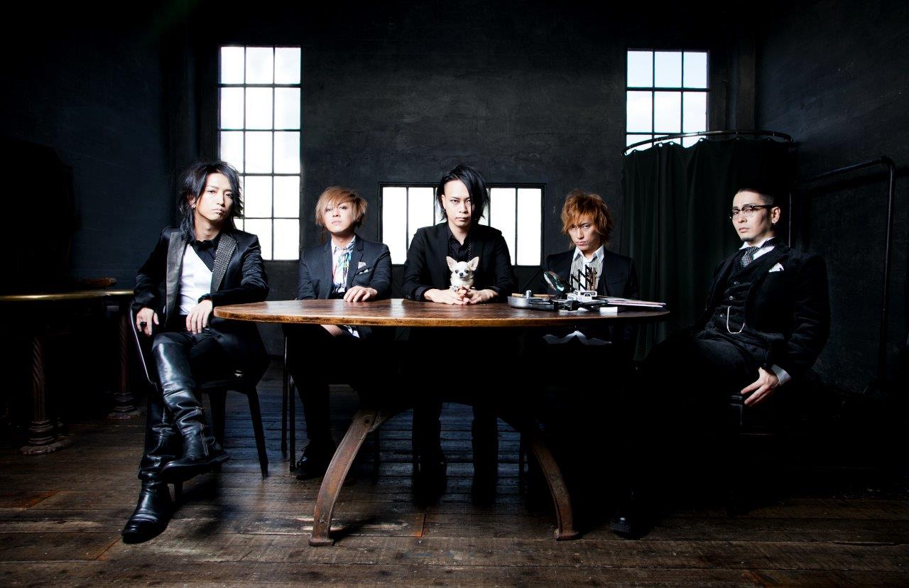 MUCC×AKi、コラボアーティスト写真を解禁