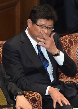 復興相、「弔電代」も記載…政治資金報告書