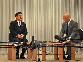 東京五輪：担当相と都知事「ラグビーＷ杯一体で盛り上げ」