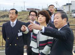 島尻担当相が北方領土視察 就任後初「帰属問題解決したい」