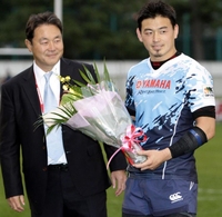 清宮監督も五郎丸称賛「世界で活躍するにふさわしい男になった」