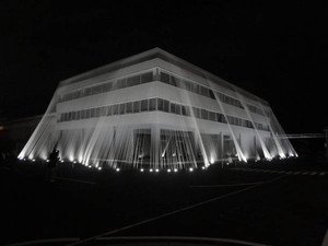 小松精練：社屋耐震補強で炭素繊維をＰＲ 能美 ／石川