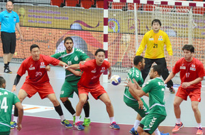 日本男子が白星発進=ハンドボール五輪アジア予選