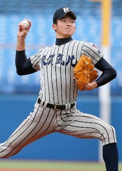 大阪桐蔭、左腕対決制す 明治神宮野球大会第2日