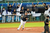 侍J1位通過!中田が3戦連続V打