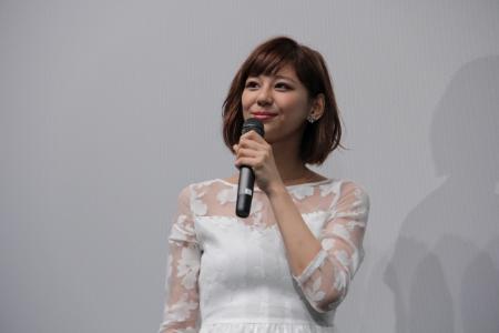 西内まりや、故郷での歓声に感涙 『レインツリーの国』福岡舞台あいさつ