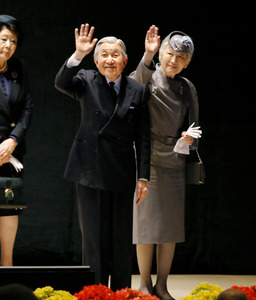 両陛下、青年海外協力隊と懇談 発足50年、交流続く