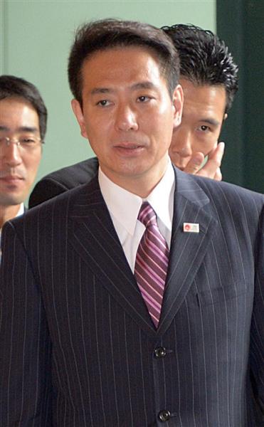 民主・岡田代表、「共産はシロアリ」発言の前原氏に自重促す