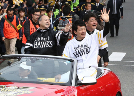 FA松田、孫オーナーからオープンカーで残留交渉