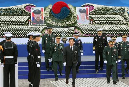韓国、延坪島砲撃5年で追悼式典 大統領がメッセージ