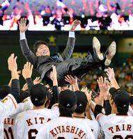 巨人井端引退式「強いジャイアンツ作っていきたい」