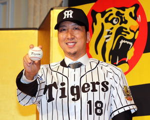 プロ野球：「全身全霊の覚悟で」藤川球児、阪神復帰会見