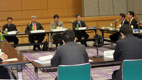 新規契約の優遇是正を＝携帯料金見直しの論点整理－総務省