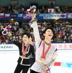 羽生、史上初300点超で圧巻V!「この演技はみなさんのおかげ」/フィギュア