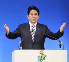 内閣支持率が回復傾向に 日経・テレ東調査では49%