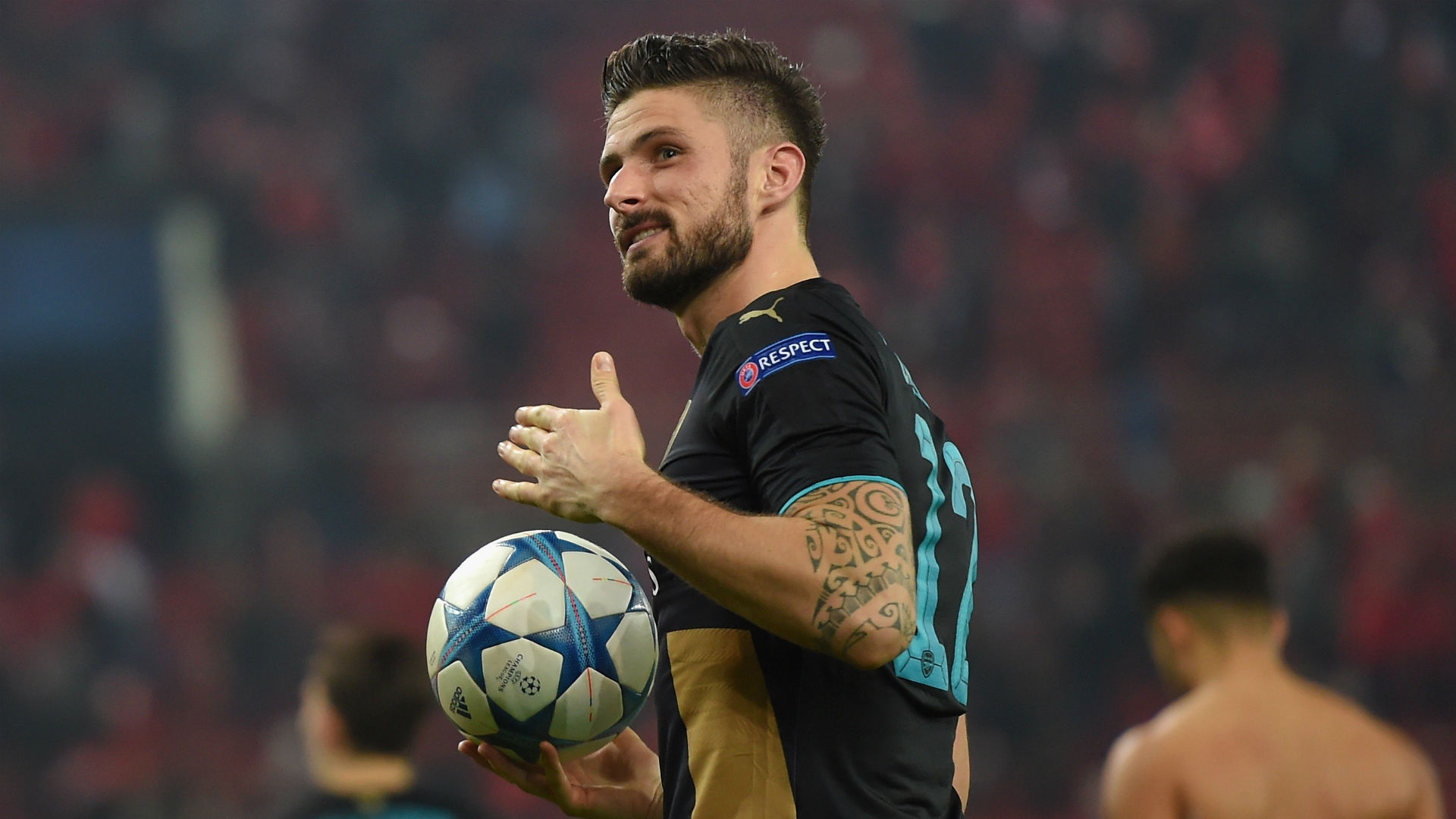 アーセナル・ジルー、ハットトリックで崖っぷちのチーム救い１６強進出／欧州ＣＬ