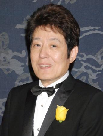 舟木一夫公演でスタッフ負傷 奈落に転落、命に別条なし