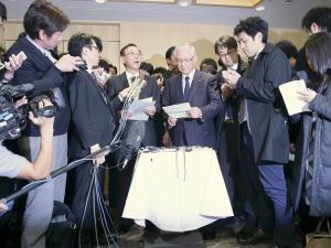 財源めど立たず 揺らぐ財政健全化 「一体改革」の前提崩れる