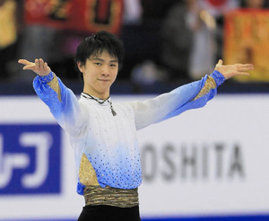 羽生世界記録再更新の要因 ジャンプの質向上、演技点も上乗せ