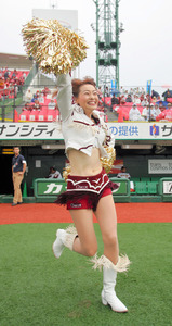 「44歳、3児の母で楽天チアリーダー」 ドラマが完成