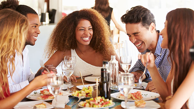 人生を素晴らしいものにする7つのポイント 食事は誰かと一緒にとる