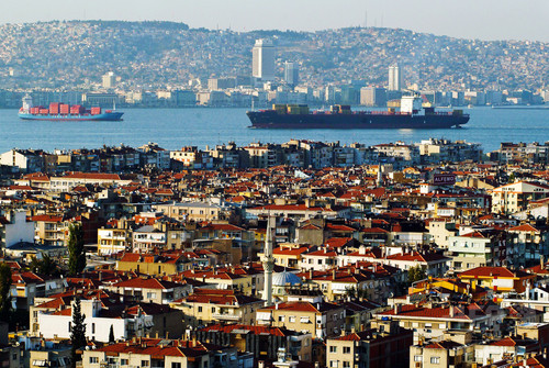 ロシア駆逐艦、トルコ漁船に威嚇射撃 エーゲ海で