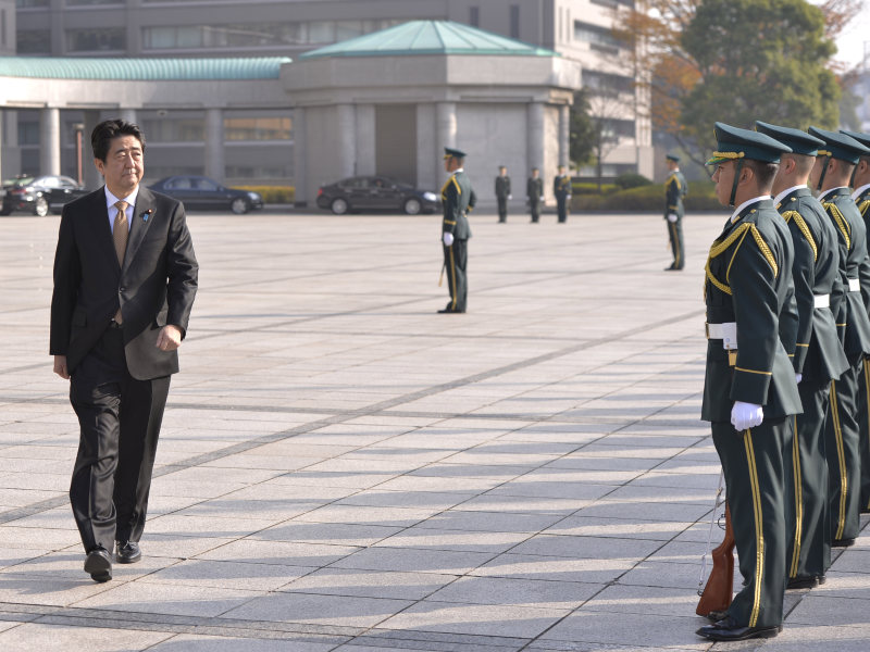 安倍首相、自衛隊員の任務「これまで同様、危険を伴う」