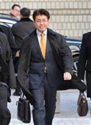 【産経前ソウル支局長判決】加藤前支局長が緊張した表情で入廷 警察官十数人が警護