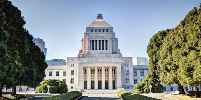 1人3万円の臨時給付金支給、自民が一転了承 2015年12月17日 22時16分