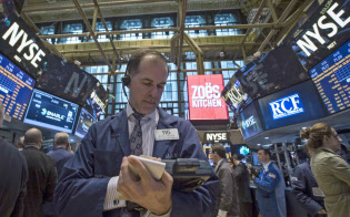 米国株、大幅反落 ダウ平均は253ドル安 原油安やドル高で売り