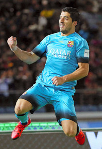 スアレス、大会史上初ハット メッシ、ネイマール不在もバルサ決勝