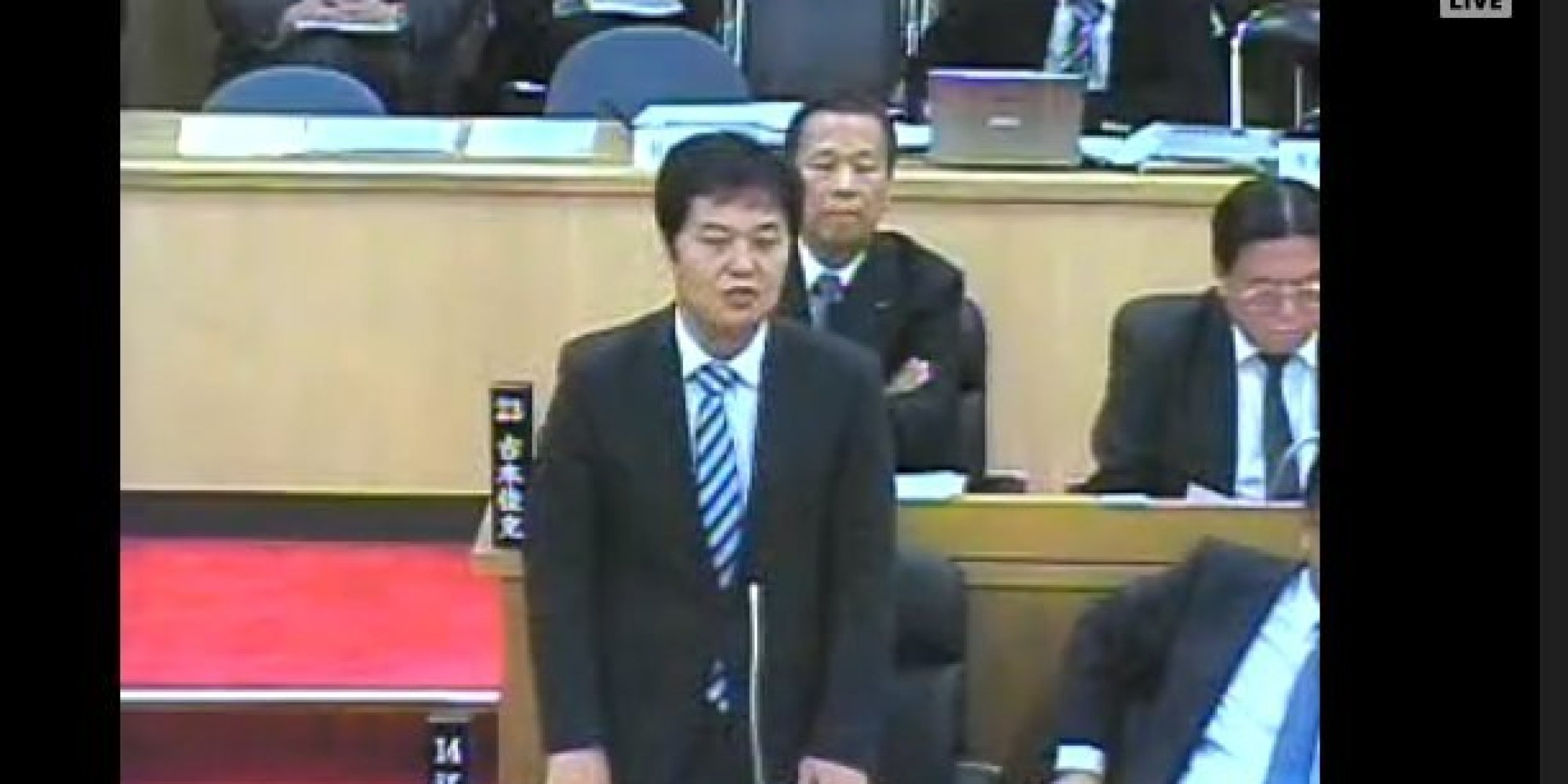 時代に逆行？福岡・飯塚市議の資産公開廃止条例可決 「骨抜きにするのか」市民ら批判