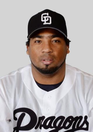 広島、前中日ルナと契約合意 三塁手＆中軸として期待