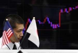 金融緩和強化 日銀の苦しさがにじむ